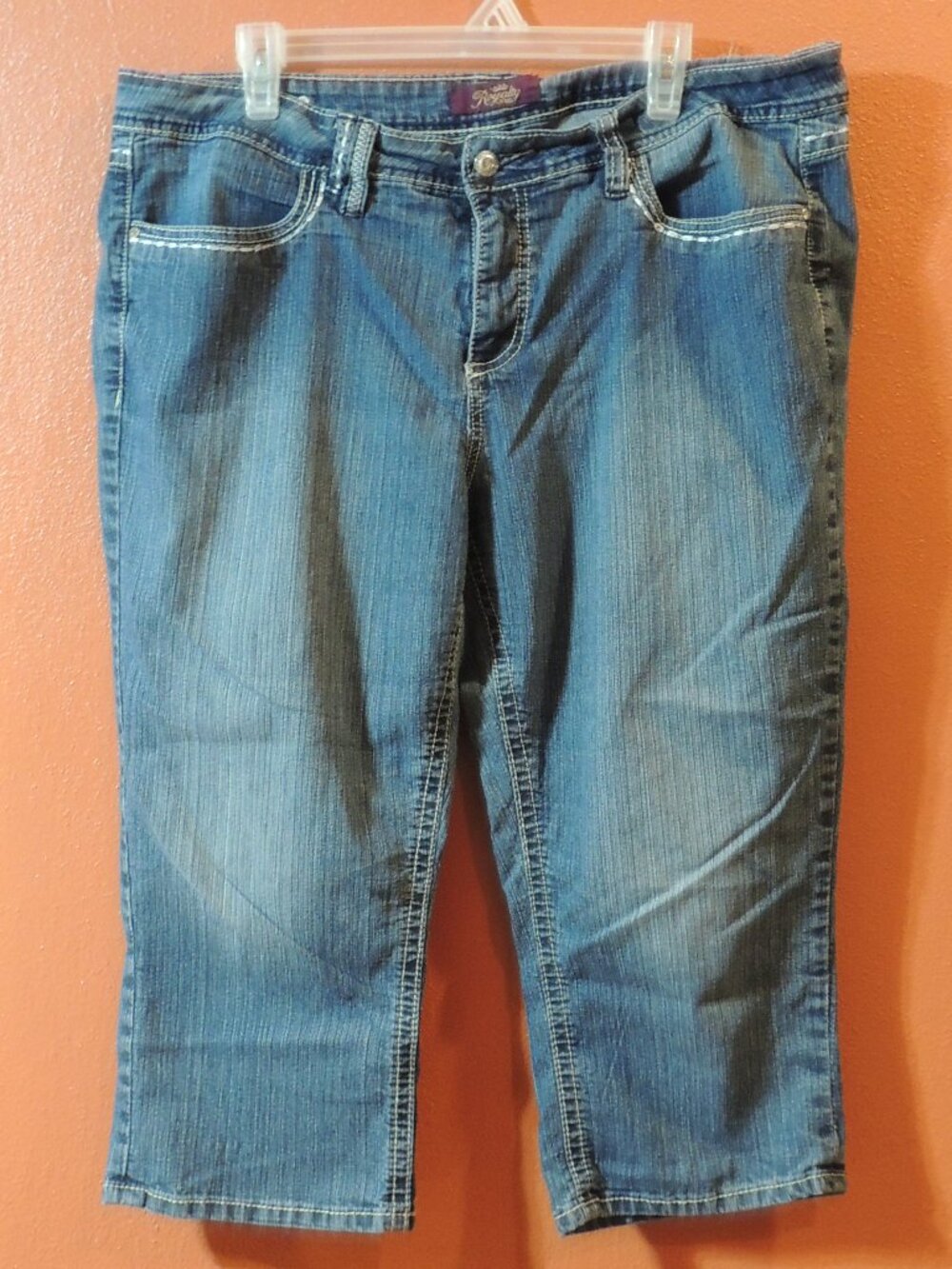 Royalty YMI Capri Jeans Woman Size 16 Blue White Summer Beach Outdoors Carpi